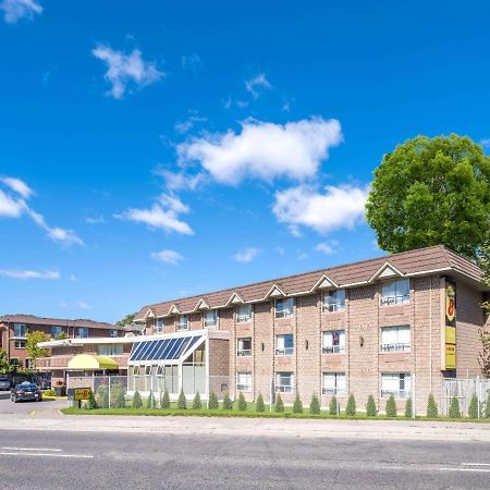 Super 8 By Wyndham Toronto East On Hotel Exterior photo