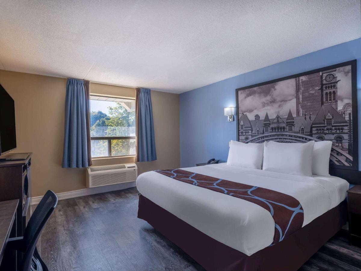 Super 8 By Wyndham Toronto East On Hotel Exterior photo