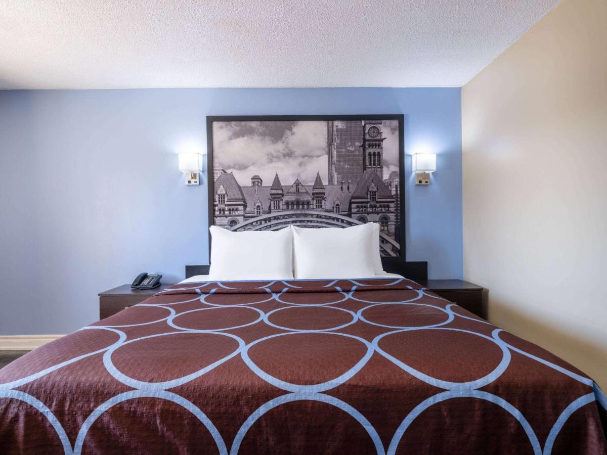 Super 8 By Wyndham Toronto East On Hotel Exterior photo