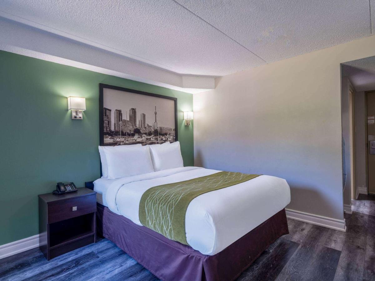 Super 8 By Wyndham Toronto East On Hotel Exterior photo